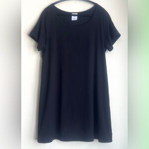 Smash + Tess Black Scoop-Neck Short Sleeve Tee Dress